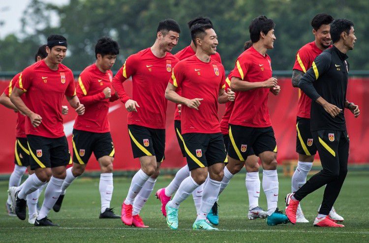他回忆道：;狙击枪有1.4米那么长，背在身上特别不方便